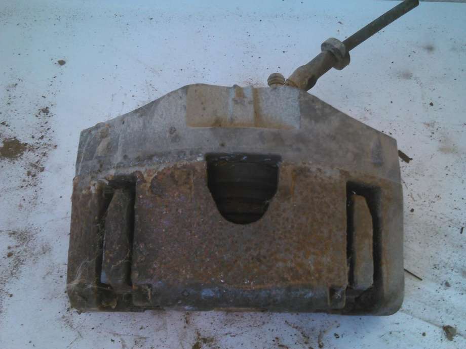 Bremsecaliper venstre foran til Volvo XC90, 2002-2006 (Type I, Fase 1)