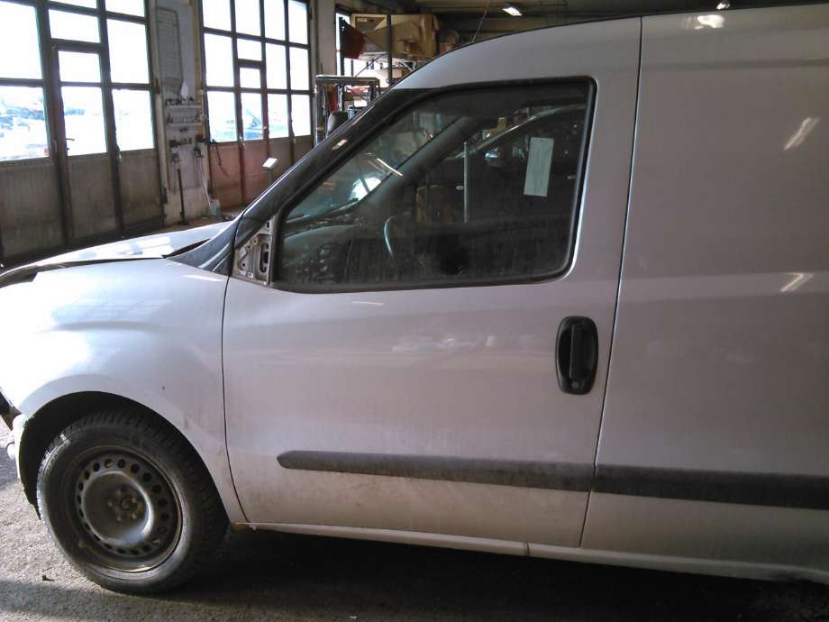 Dør venstre foran til Fiat Doblo, 2010-->> (Type II)  