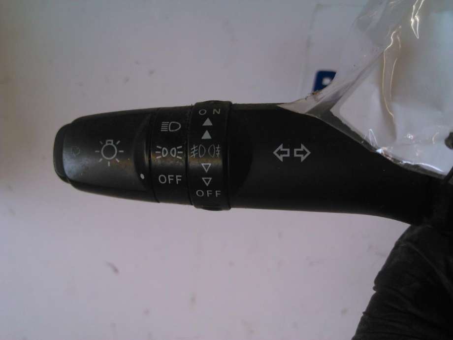 Bryter blink til Mitsubishi L200 2006-2015 (Type IV)  