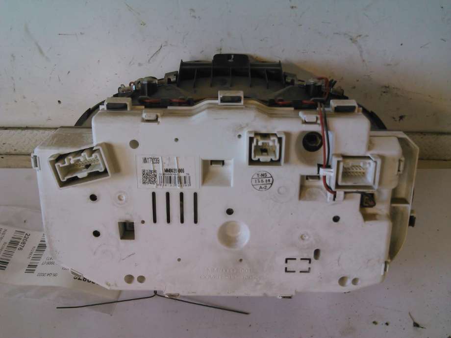 Instrumentpanel til Mitsubishi L200 2006-2015 (Type IV)  