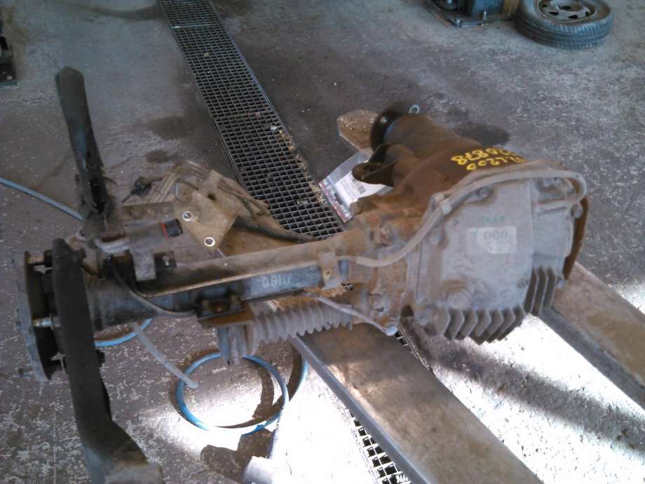 Kardang klokke foran til Mitsubishi L200 2006-2015 (Type IV)  