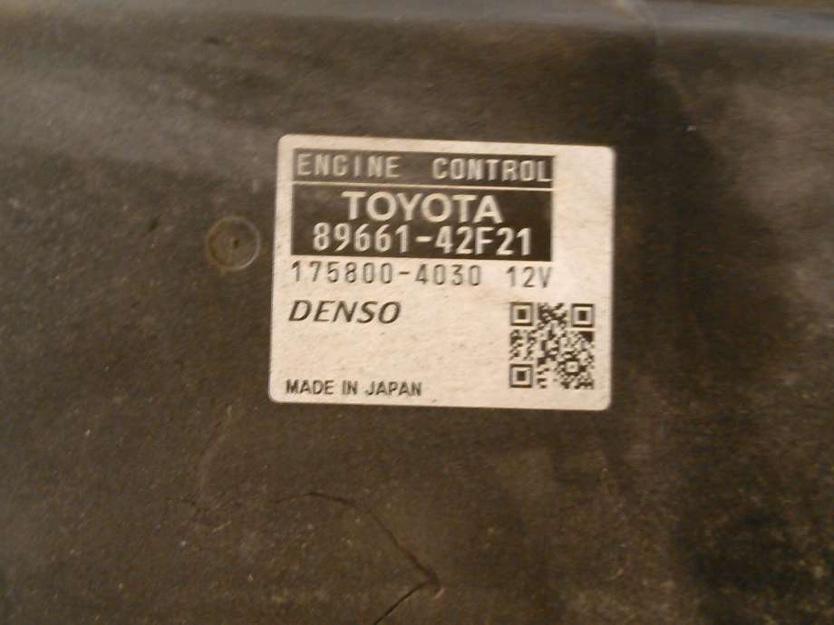 Styreenhet motor til Toyota RAV4 2006-2009 (Type III, Fase 1)  (DENSO|89661-42F21|175800-4030|)