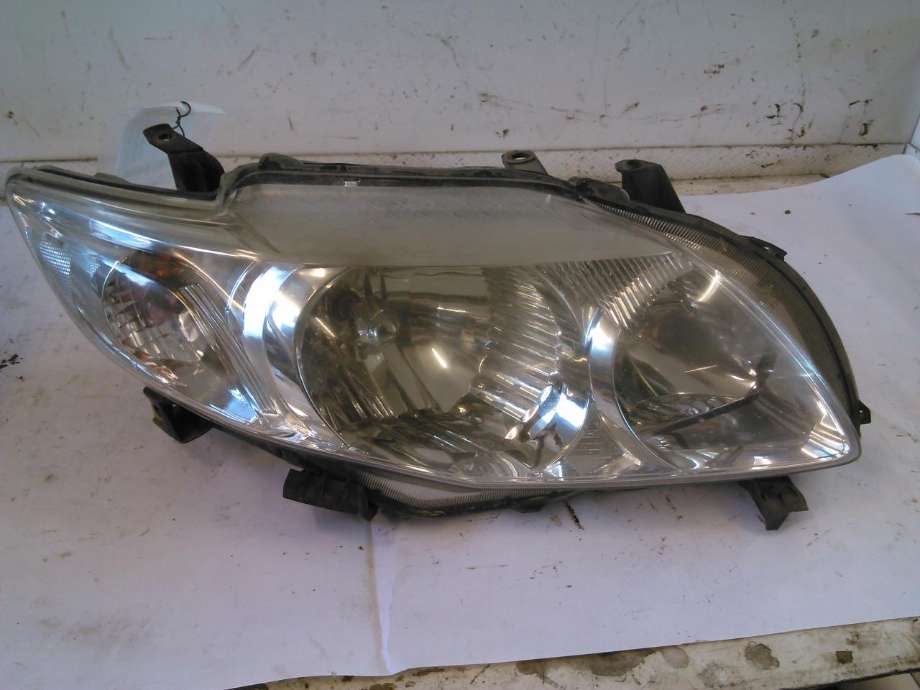 Frontlykt høyre halogen til Toyota Corolla, 2007-2013  
