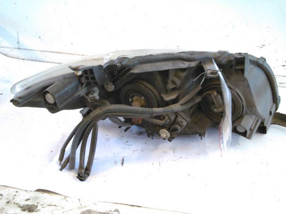 Frontlykt venstre halogen til Toyota Corolla 2007-2013  
