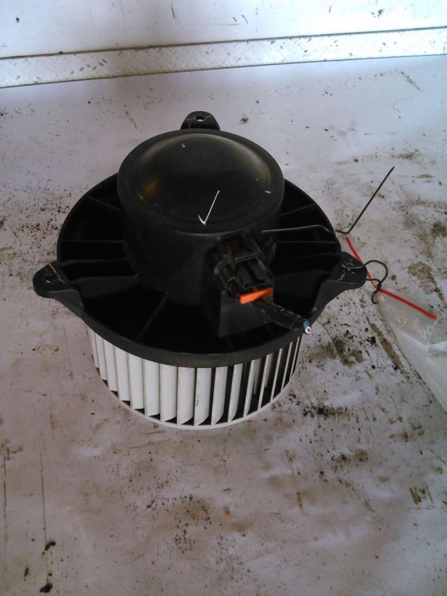 Varmeapparat motor til Nissan Navara, 2005-2010 (Fase 1) (D40) (D40) 