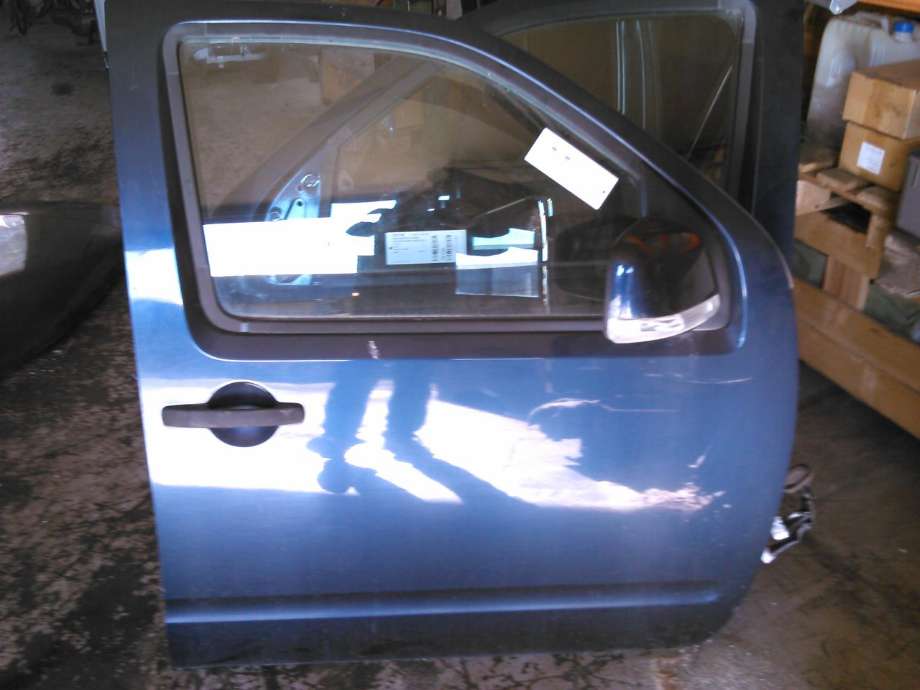 Dør høyre foran til Nissan Navara, 2005-2010 (Fase 1) (D40) (D40) 