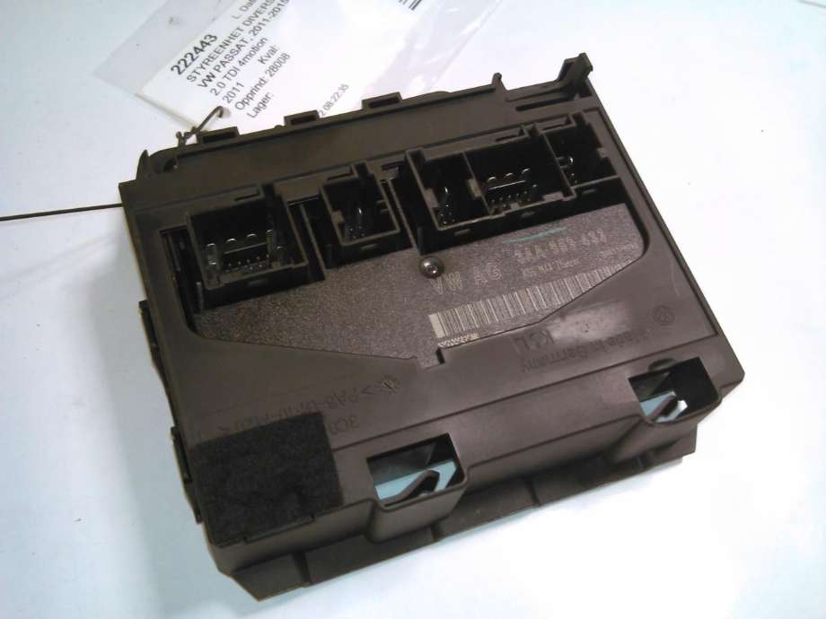 Styreenhet diverse til VW Passat, 2011-2015 (B7) (B7) (3AA959433)