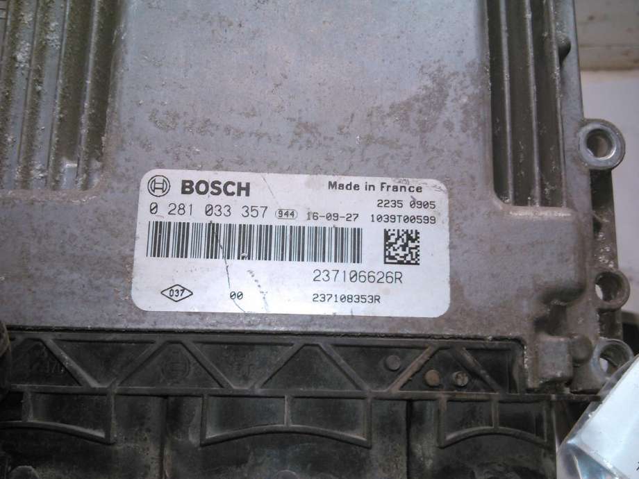 Styreenhet motor til Opel Vivaro B 2014-2019  (BOSCH|0281033357|)