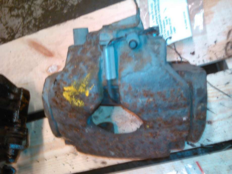 Bremsecaliper venstre foran til VW Transporter / Caravelle, 2003-2009 (Fase 1) (T5) (T5) 