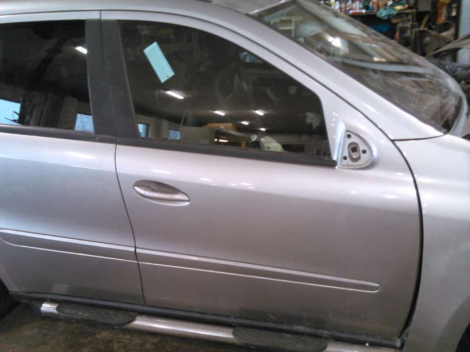 Dør høyre foran til Mercedes ML, 2005-2011 (W164) (W164) 