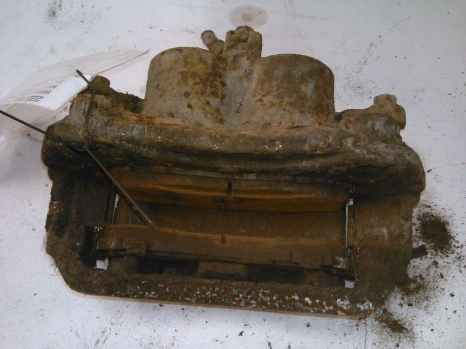 Bremsecaliper høyre foran til Nissan Navara 2005-2010 (Fase 1) (D40) (D40) 