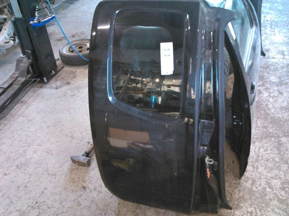 Dør høyre bak til Nissan Navara, 2005-2010 (Fase 1) (D40) (D40) 