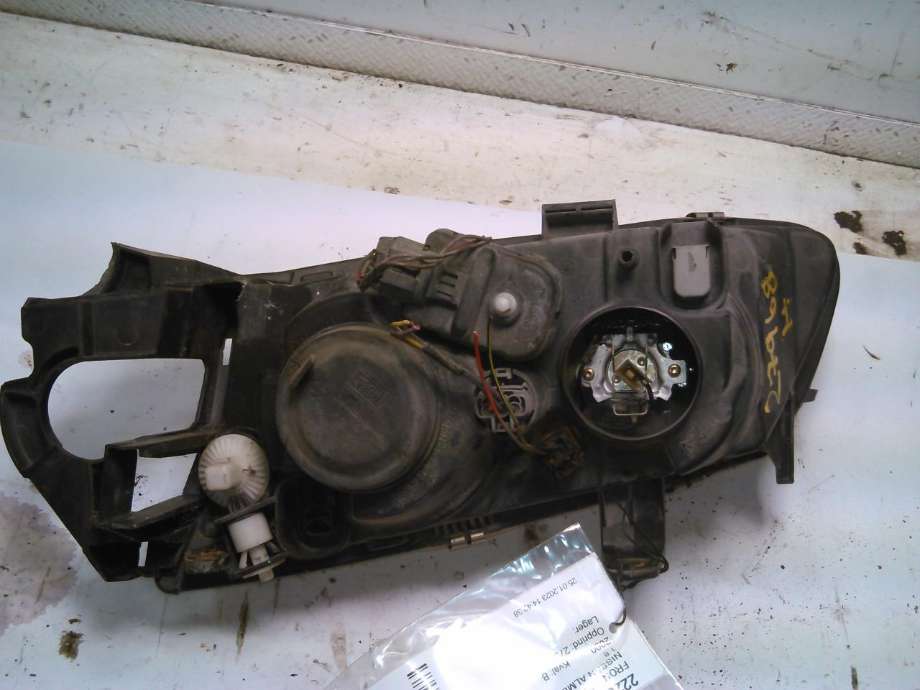 Frontlykt høyre halogen til Nissan Almera 2000-2003 (Fase 1) (N16) (N16) 