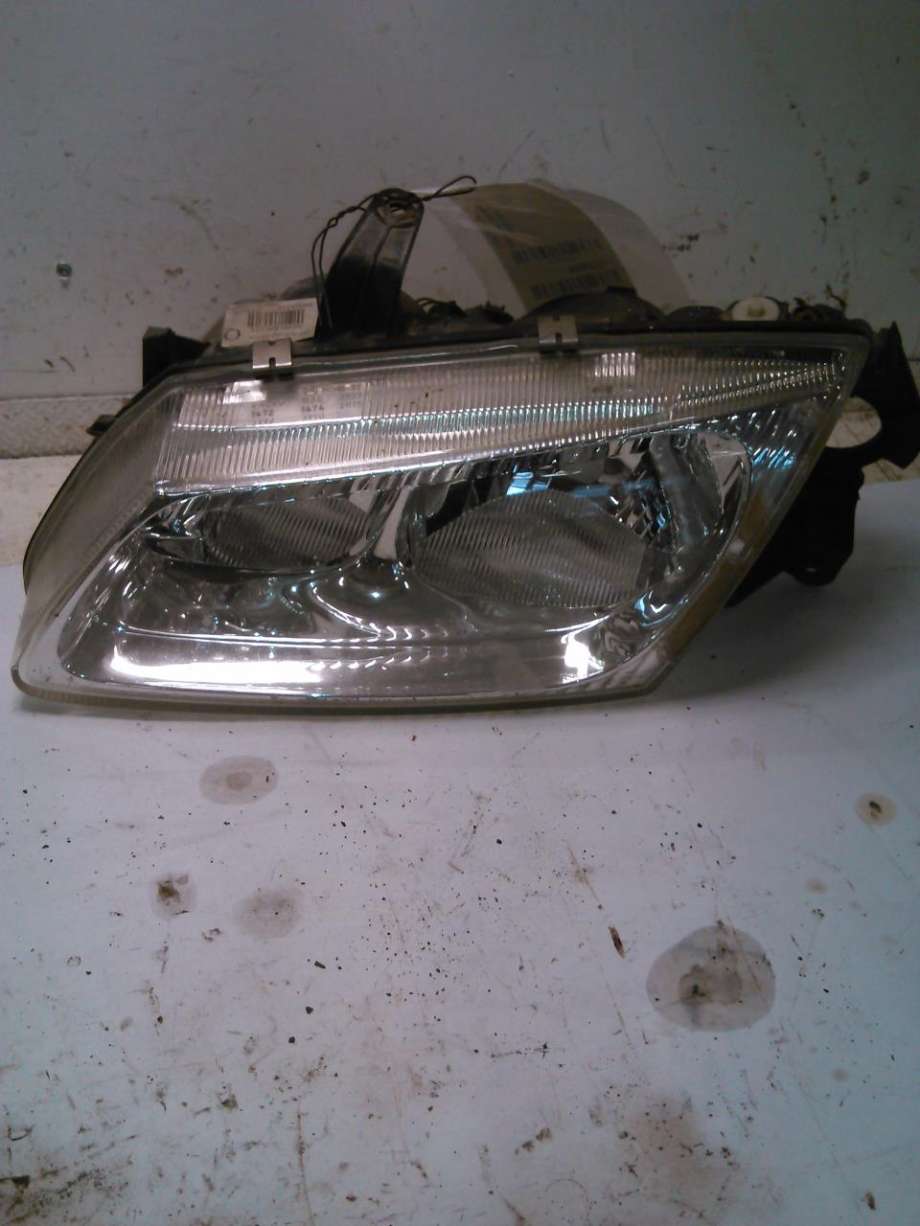 Frontlykt venstre halogen til Nissan Almera, 2000-2003 (Fase 1) (N16) (N16) 