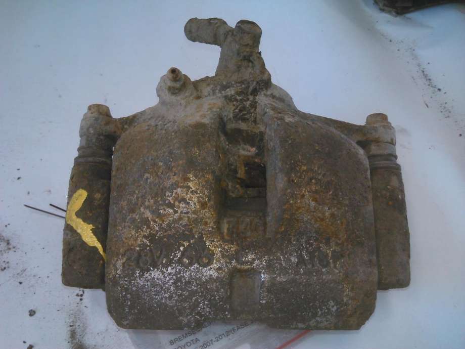 Bremsecaliper venstre foran til Toyota Hiace, 2007-2012 (Fase 3)  