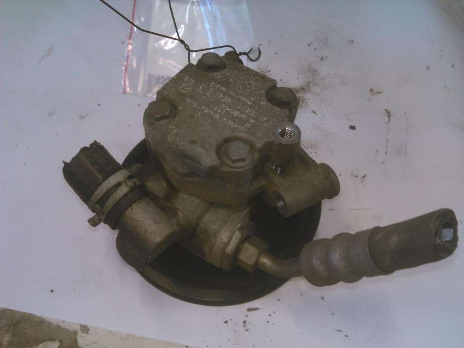 Servo pumpe mekanisk til Mercedes C-Klasse, 2004-2007 (Fase 2) (W203) (W203) 
