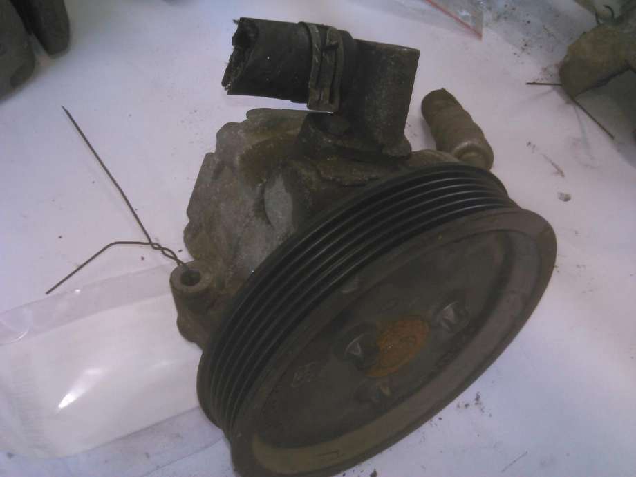 Servo pumpe mekanisk til Mercedes C-Klasse 2004-2007 (Fase 2) (W203) (W203) 