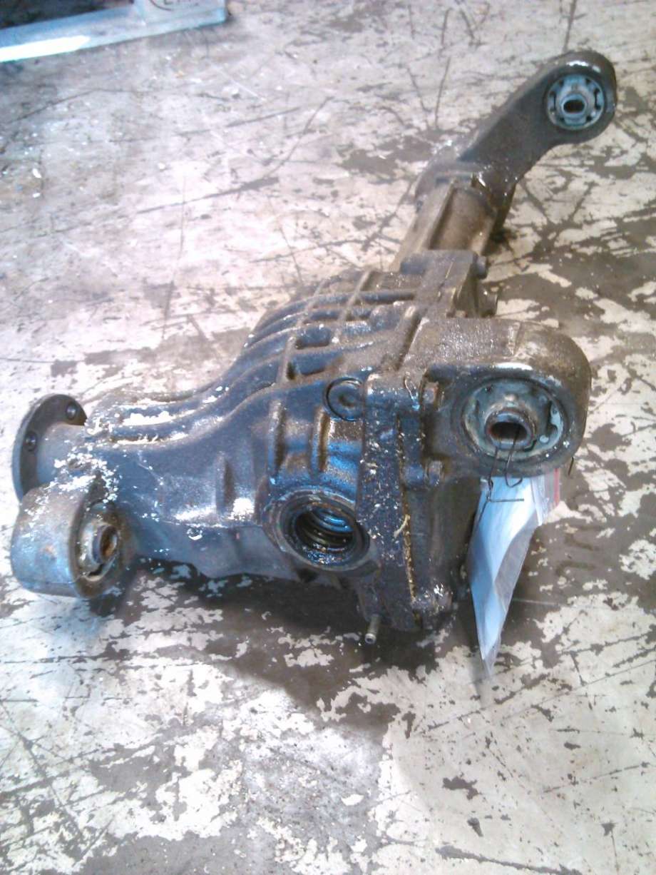 Kardang klokke foran til Nissan Navara 2005-2010 (Fase 1) (D40) (D40) 