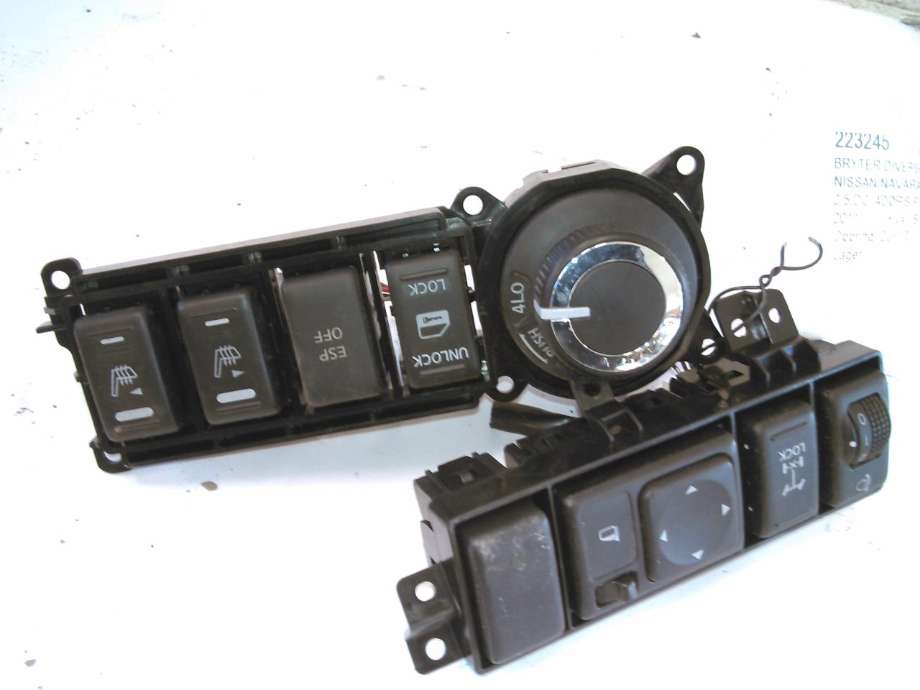 Bryter diverse til Nissan Navara, 2010-2015 (Fase 2) (D40) (D40) 