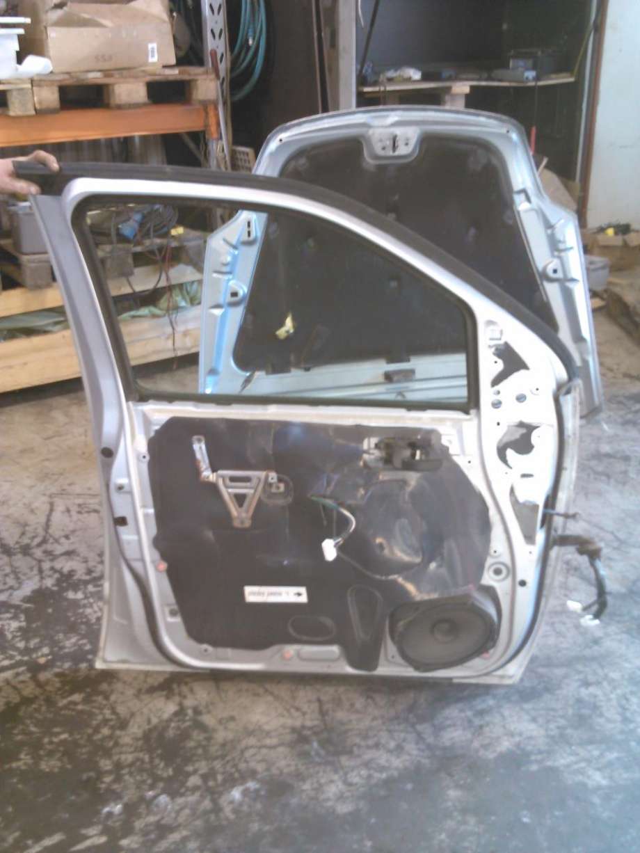 Dør venstre foran til Nissan Navara 2005-2010 (Fase 1) (D40) (D40) 