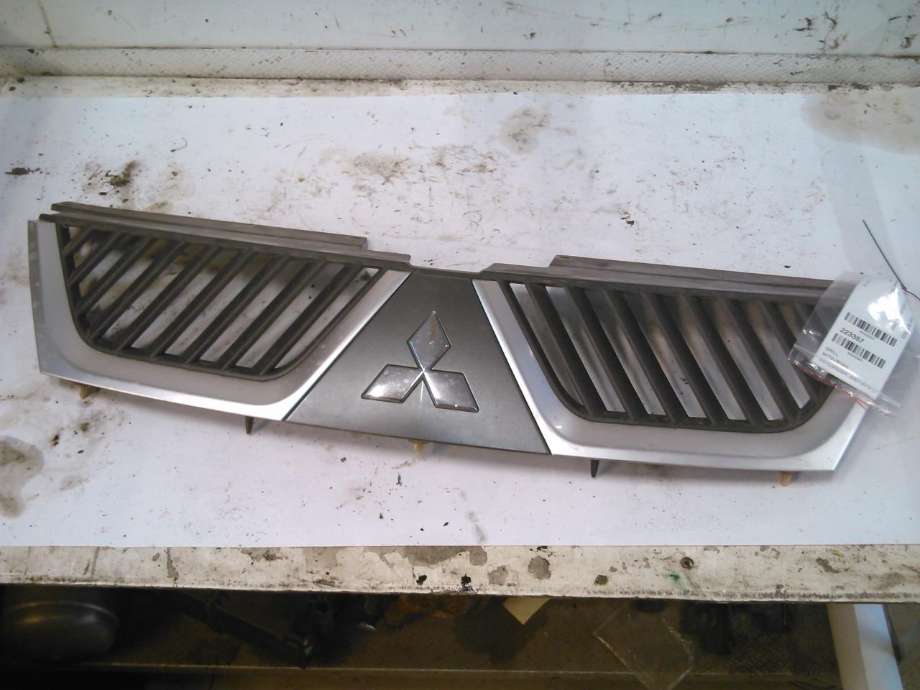 Grill til Mitsubishi Outlander, 2007-2010 (Type II, Fase 1)  
