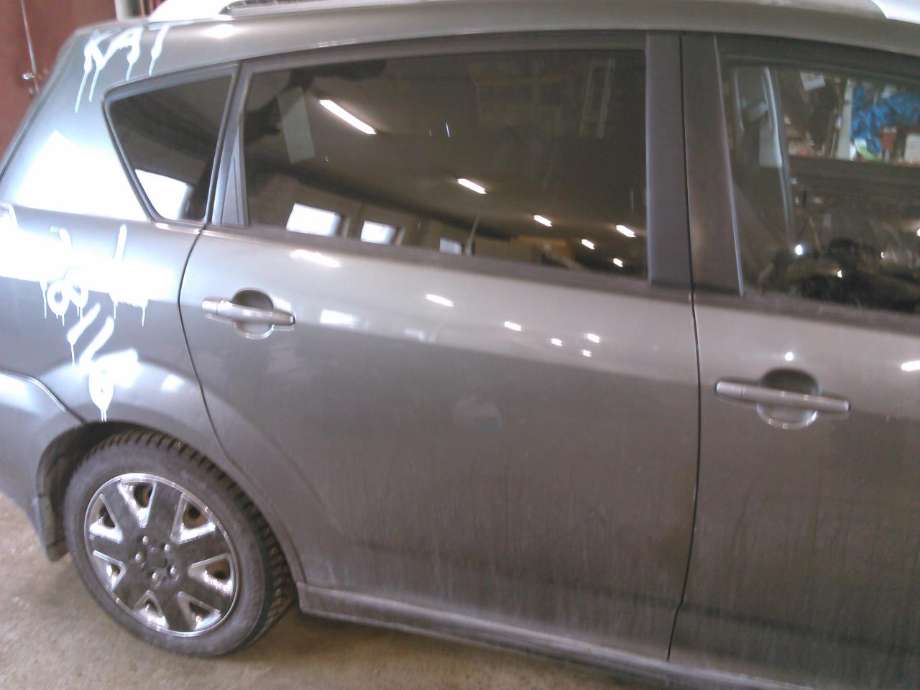 Dør høyre bak til Toyota Verso, 2004-2009 (Type II)  