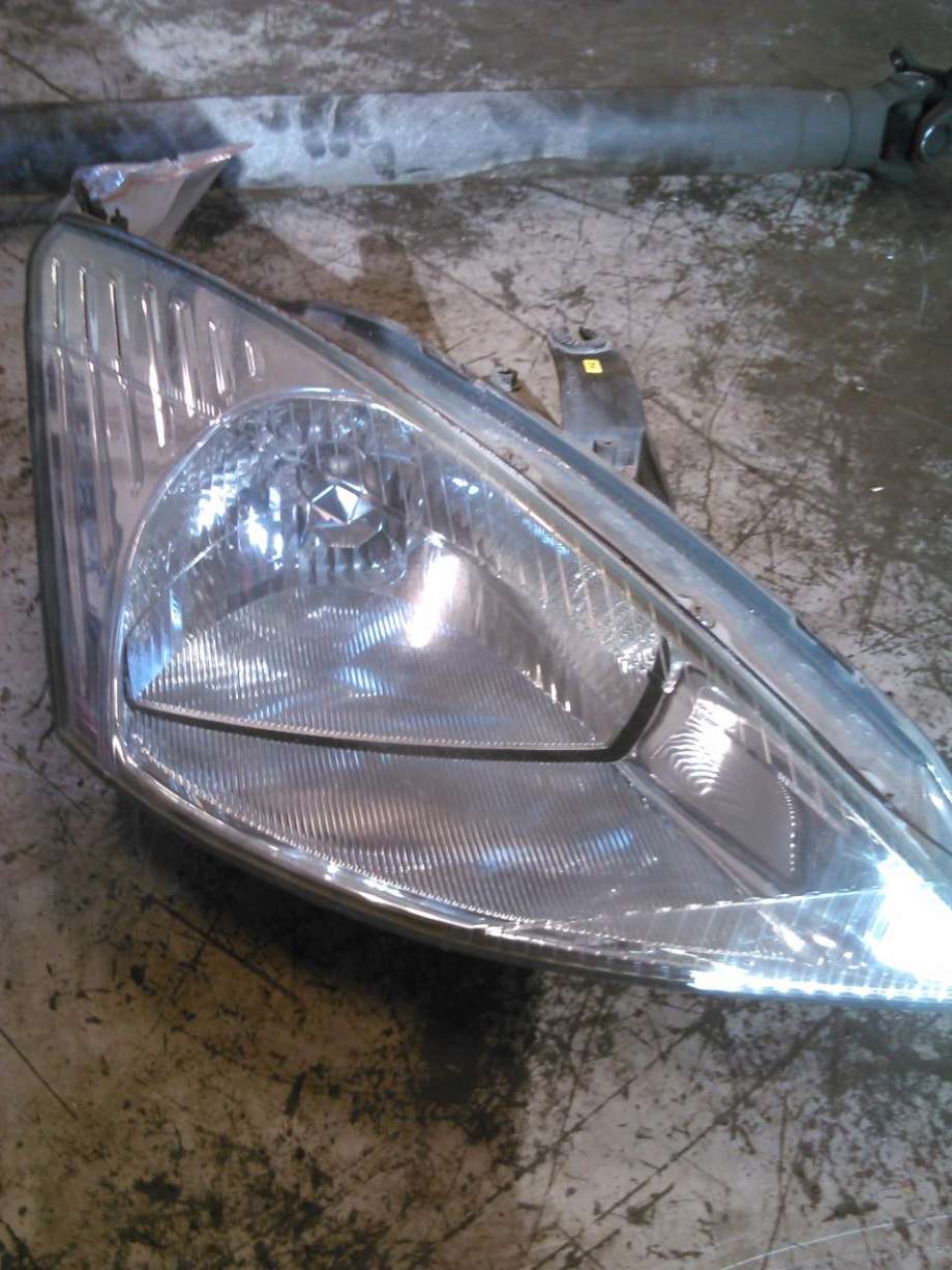 Frontlykt høyre halogen til Ford Focus, 1998-2004 (Type I)  