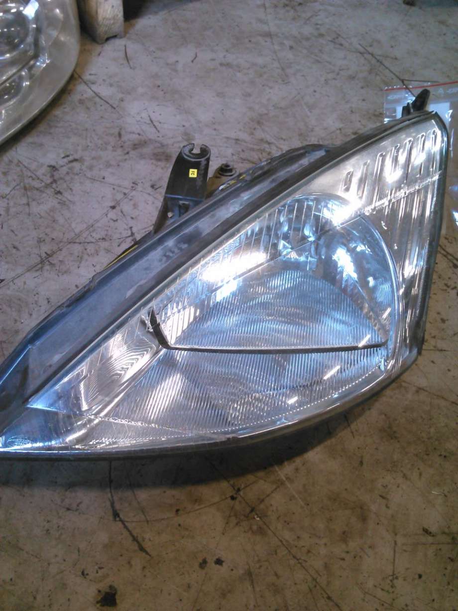 Frontlykt venstre halogen til Ford Focus 1998-2004 (Type I)