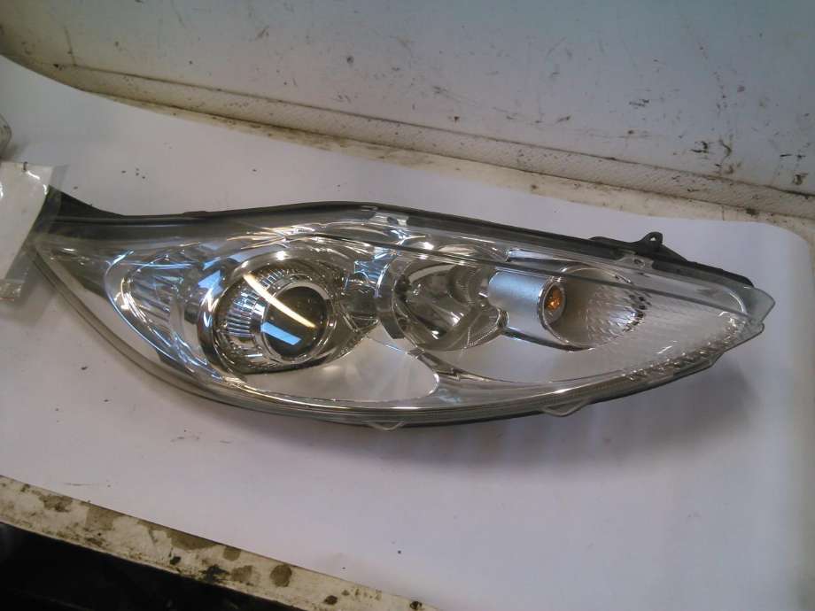 Frontlykt høyre halogen til Ford Fiesta, 2008-2012 (Type VI, Fase 1)  