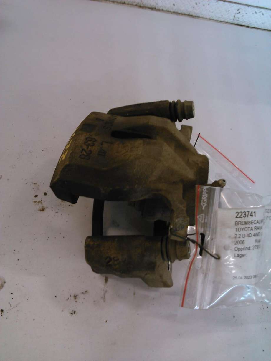 Bremsecaliper venstre foran til Toyota RAV4, 2006-2009 (Type III, Fase 1)  