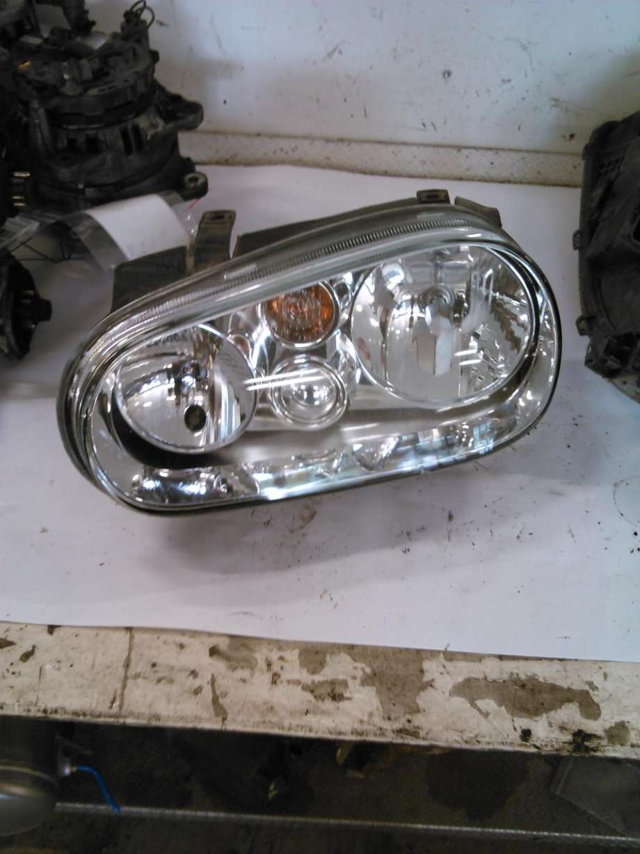Frontlykt venstre halogen til VW Golf IV 1998-2003  