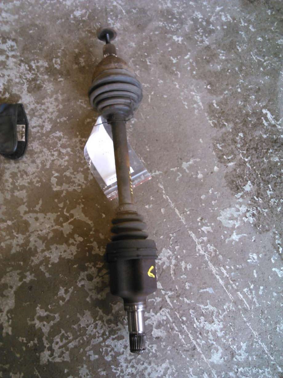 Drivaksel venstre foran, diesel/manuell til Volvo V50, 2007-2012 (Fase 2)  