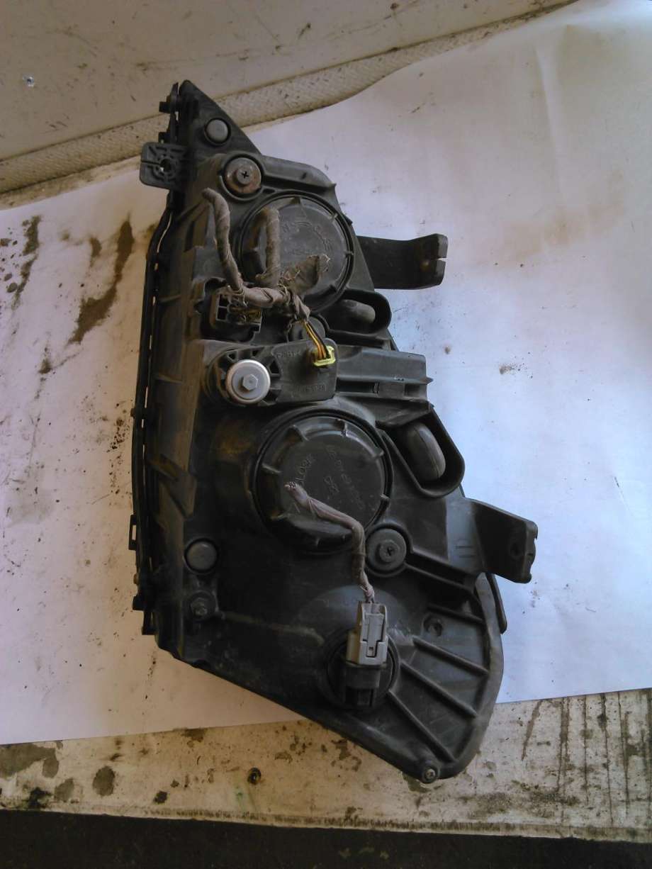 Frontlykt høyre halogen til SsangYong Kyron 2006-2008