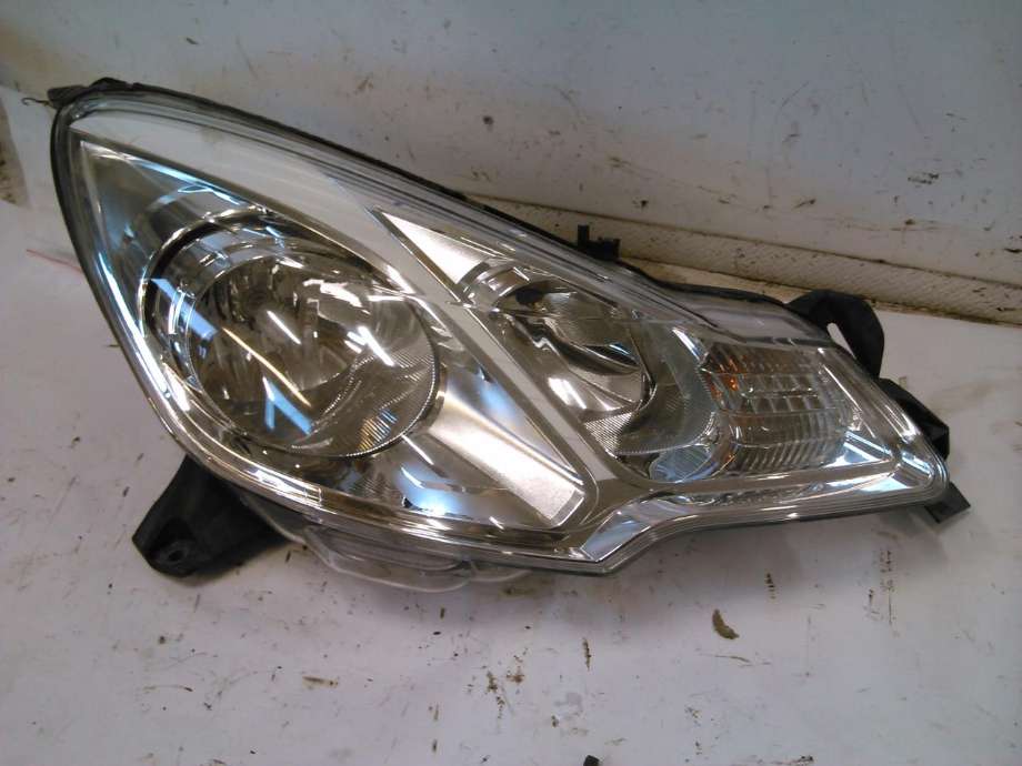 Frontlykt høyre halogen til Citroën C3, 2010-2016 (Type II)  