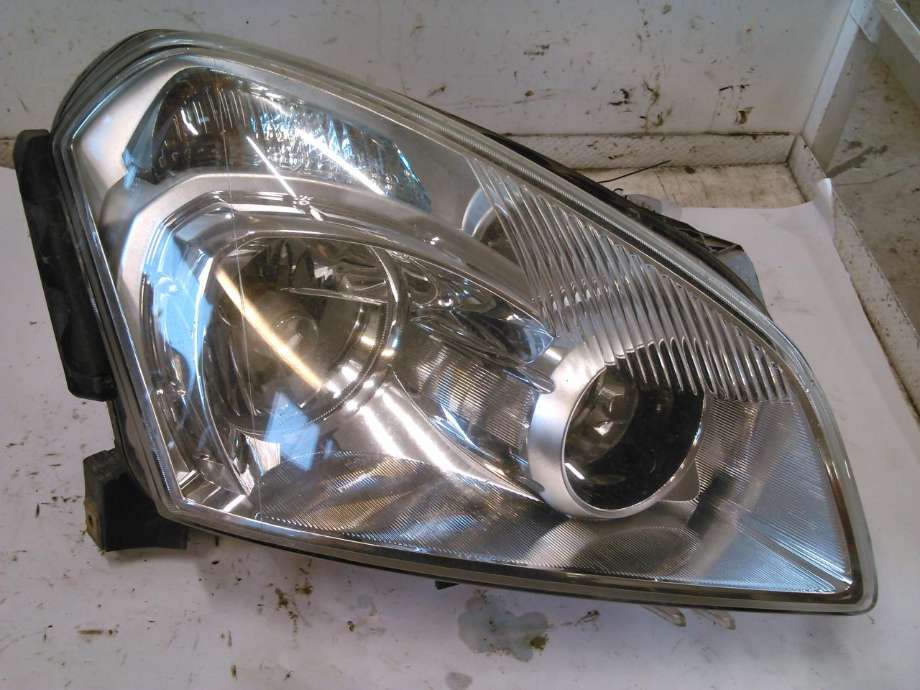 Frontlykt høyre halogen til Nissan Qashqai, 2007-2010 (Type I, Fase 1)
