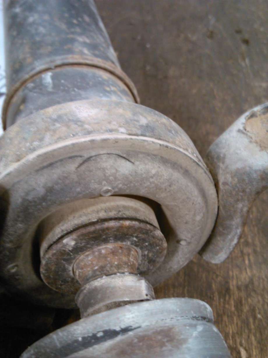 Mellomaksel bakre til Honda CR-V 1997-2002 (Type I)  
