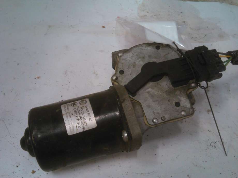 Viskermotor frontrute til Citroën Jumpy 2007-2016 (Type II)  (1400456480|443122361019|)