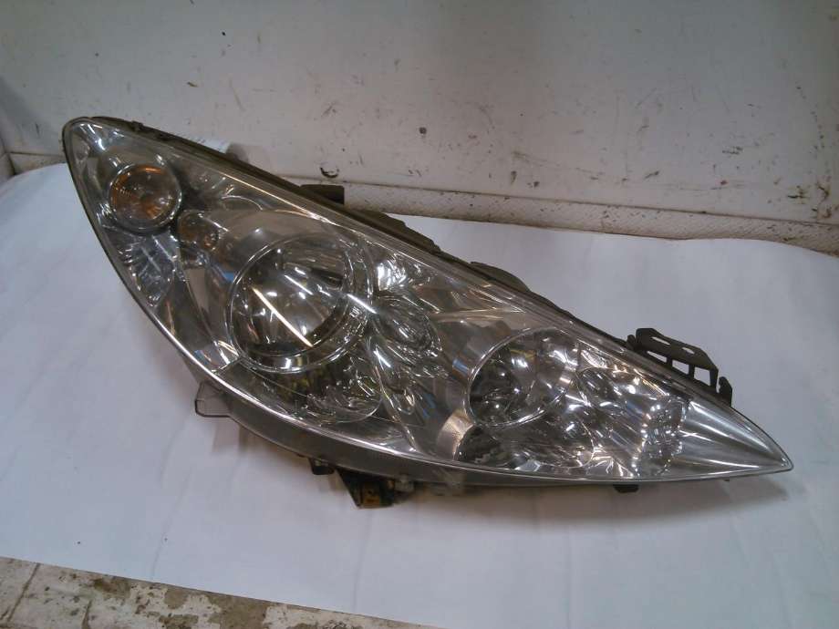 Frontlykt høyre halogen til Peugeot 308, 2011-2013 (Type I, Fase 2)  