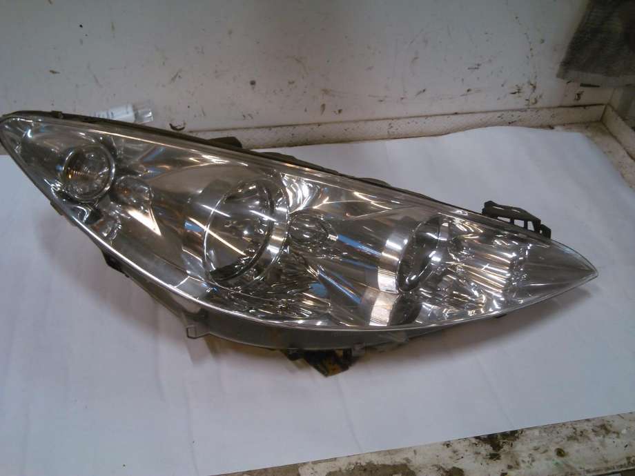Frontlykt høyre halogen til Peugeot 308 2011-2013 (Type I, Fase 2)  