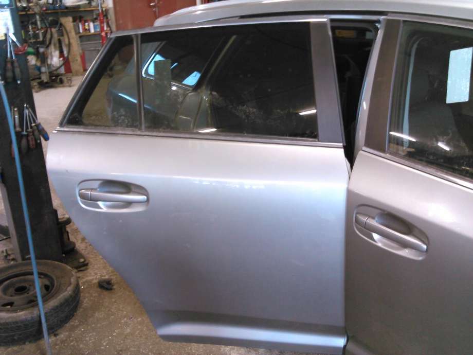 Dør høyre bak til Toyota Avensis, 2009-2015 (Type III, Fase 1)  