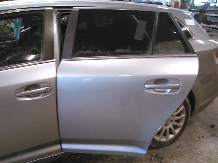 Dør venstre bak til Toyota Avensis, 2009-2015 (Type III, Fase 1)  