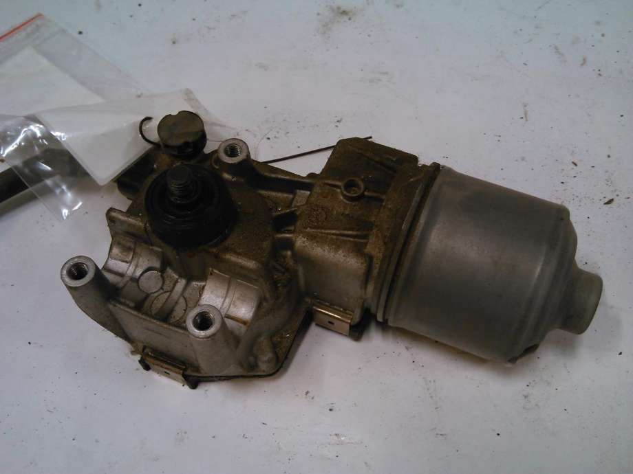Viskermotor frontrute til Toyota Avensis, 2009-2015 (Type III, Fase 1)  (0390241642)