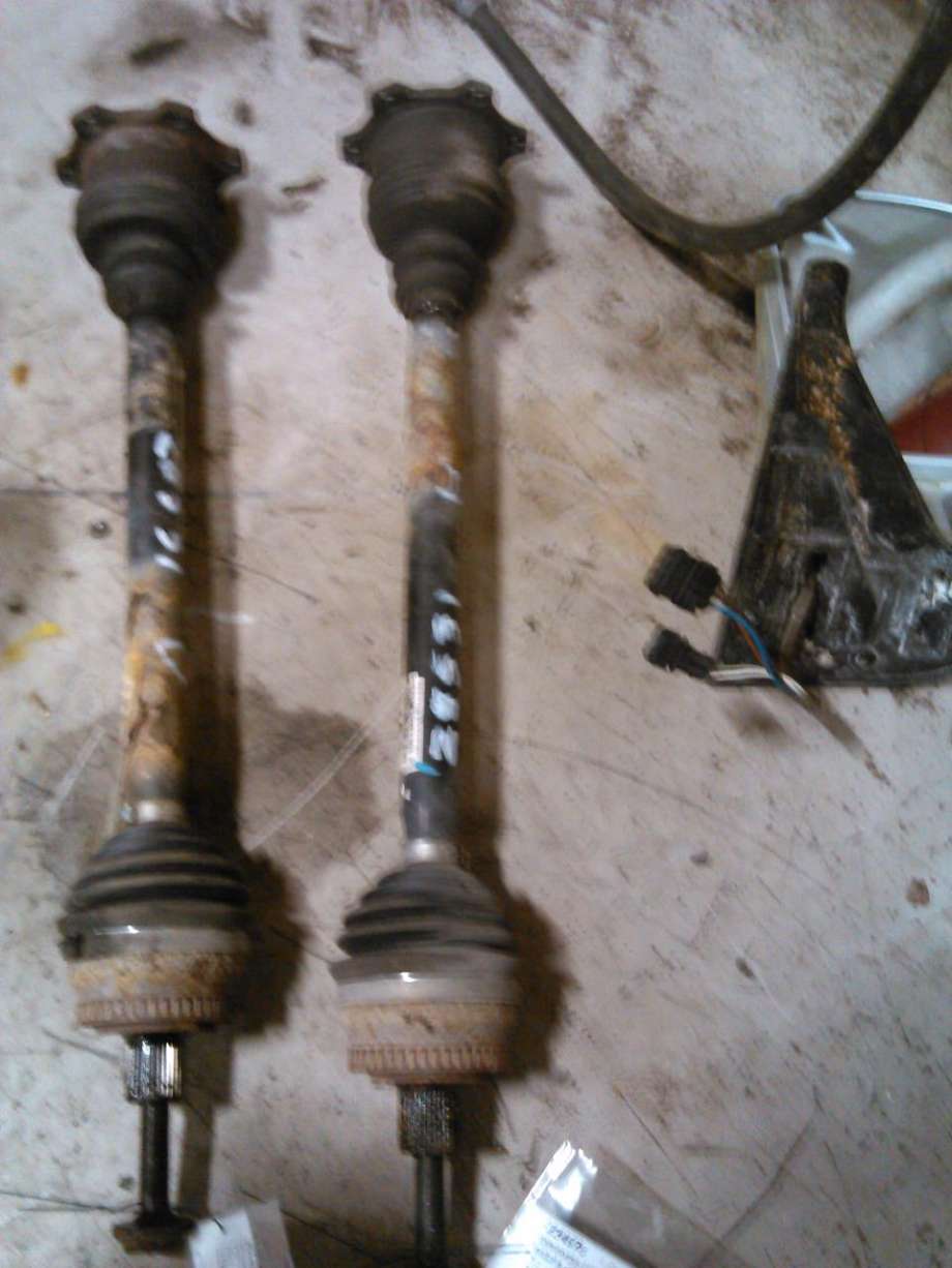 Drivaksel høyre foran til Audi A4, 2001-2004 (Type II) (B6) (B6)