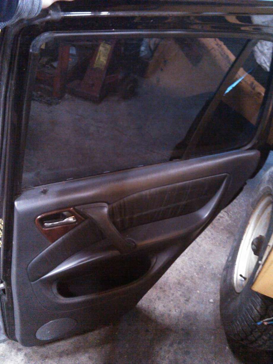 Dør høyre bak til Mercedes ML 1997-2005 (W163) (W163) 