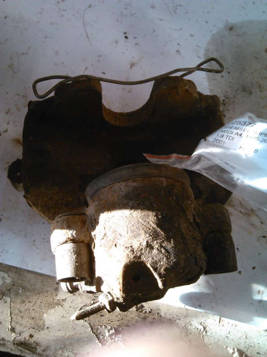 Bremsecaliper høyre foran til Audi A4 1999-2001 (Type I, Fase 2) (B5) (B5)