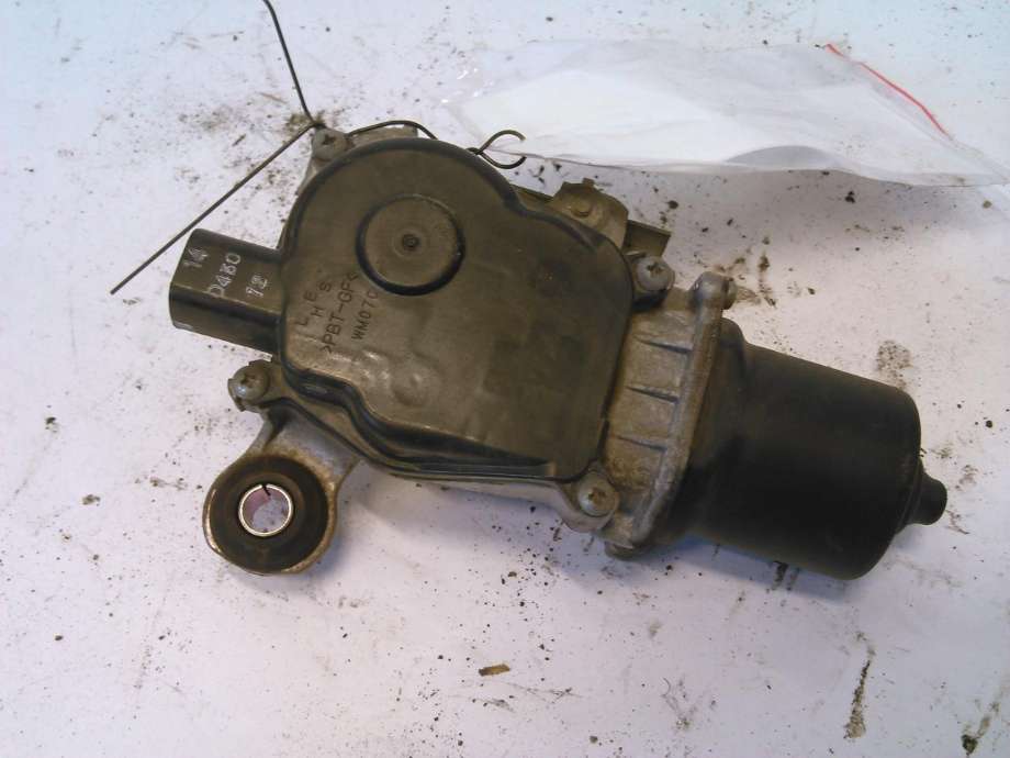 Viskermotor frontrute til Nissan Qashqai 2014-2021 (Type II)  (4512C004|)