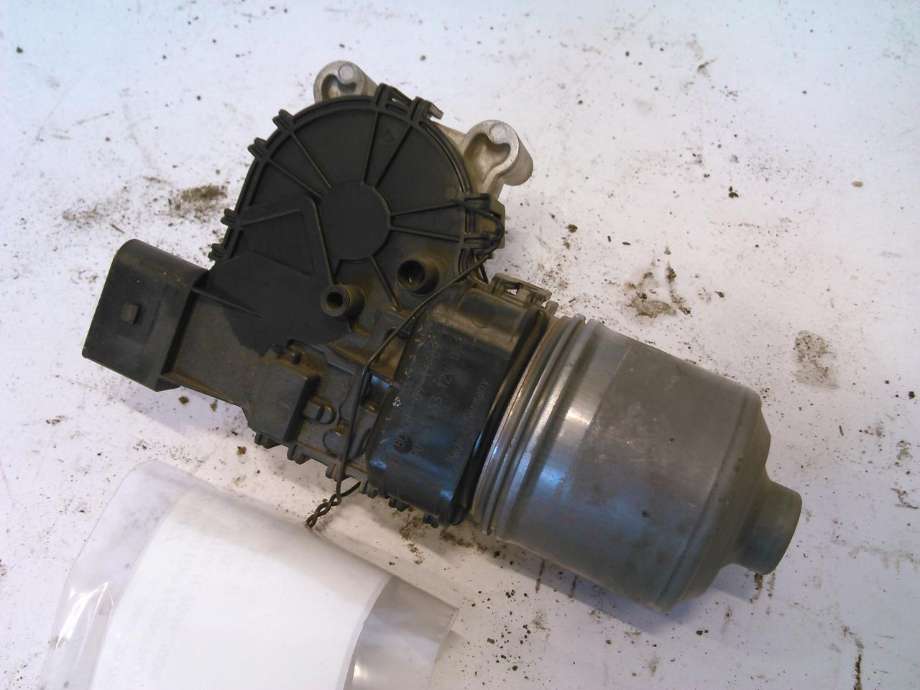 Viskermotor frontrute til Opel Astra H 2004-2009  (BOSCH|0390241553|)