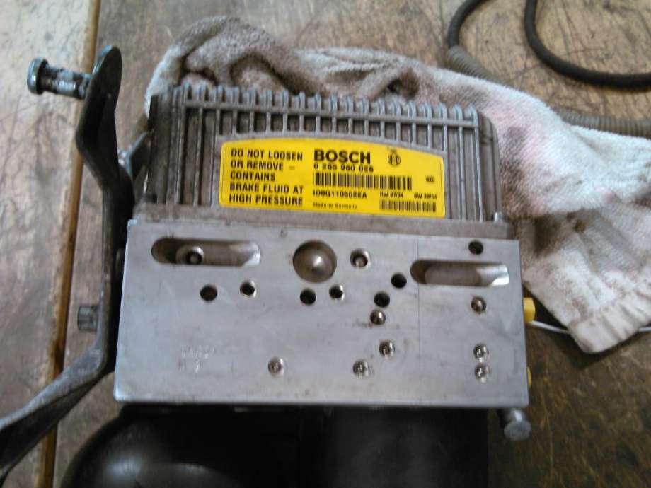 ABS sentral til Mercedes E-Klasse 2002-2006 (Fase 1) (W211) (W211) (BOSCH|0265960026|1D0Q110502EA|)