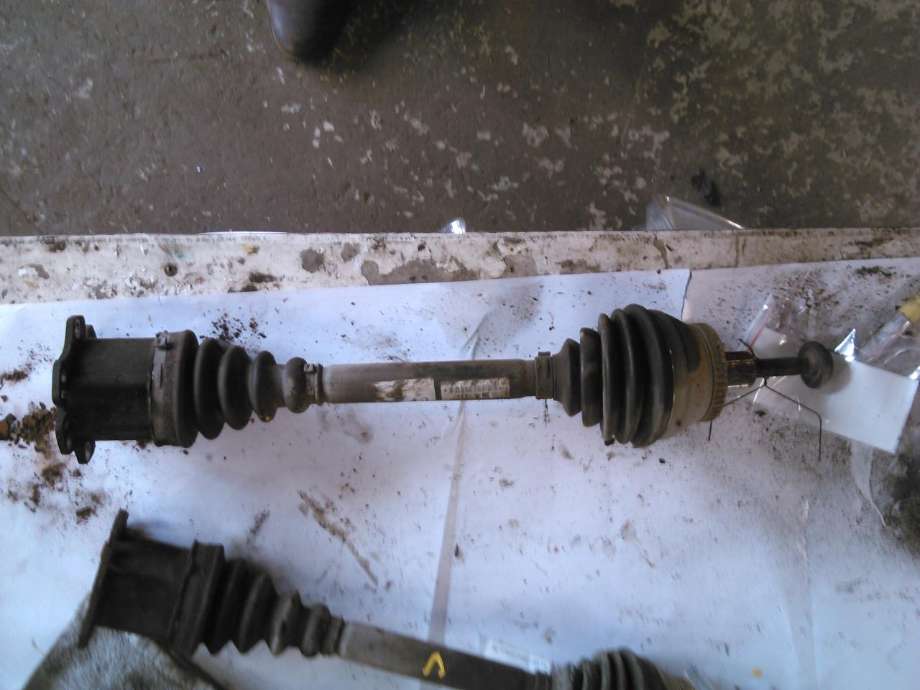 Drivaksel høyre foran til Audi A4, 2001-2004 (Type II) (B6) (B6)