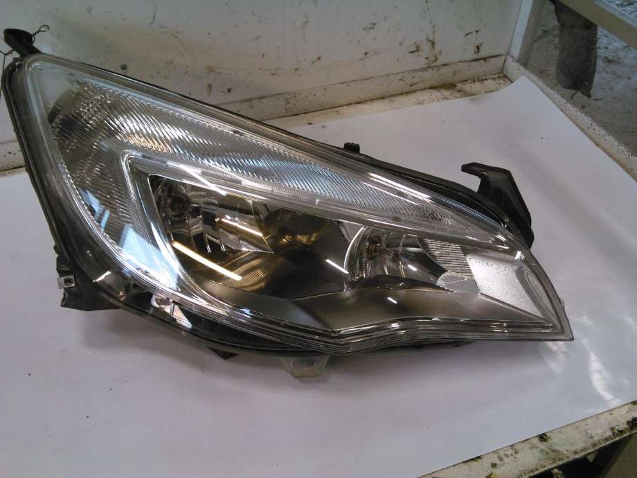 Frontlykt høyre halogen til Opel Astra J, 2010-2015  